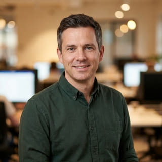 Foto de perfil de Daniel Carter, identificado como Diretor de Tecnologia na Renditell